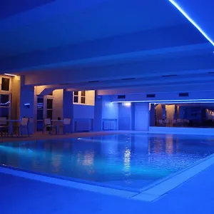 plus-berlin-hotel.find-berlin-hotels.com/